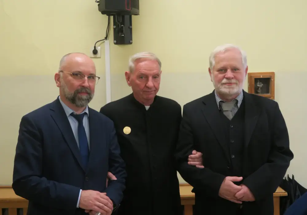 Dlaczego słowa biskupa Cisło poruszają serca wiernych? Moc!