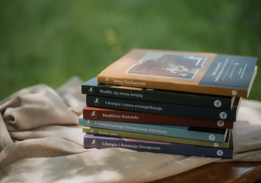 Jaka główna księga liturgiczna jest sercem każdej katolickiej mszy?