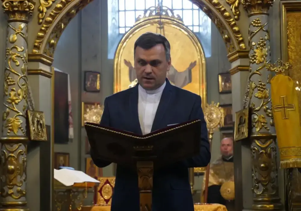 Polskokatolicki a rzymskokatolicki - 4 kluczowe różnice