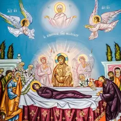 Ikona przedstawia wniebowzięcie NMP. Maryja leży na łożu, otoczona apostołami i aniołami. Nad nią w chwale ukazuje się Chrystus.