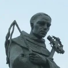 Kto jest patronem Warszawy: poznaj niezwykłą historię duchowego opiekuna