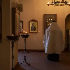 Czym dokładnie zajmuje się ksiądz rezydent w parafii? Wyjaśniamy
