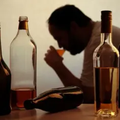 Alkoholizm: 7 skutecznych sposobów na pomoc alkoholikowi i rodzinie