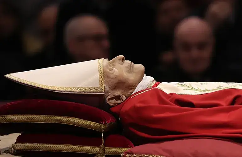 Zdjęcie Benedykt XVI - ile lat był papieżem i co z tego wynika dla Kościoła