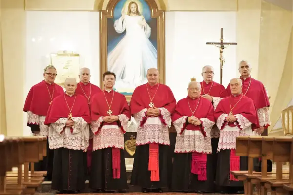 Kanonik - kim jest i czym różni się od prałata? Poznaj rolę kapituły