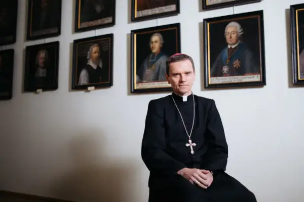 Najmłodszy proboszcz w Polsce - Jak go znaleźć i zweryfikować?