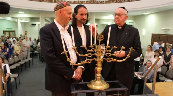 Indyferentyzm religijny - Jak pokonać duchowy chłód i odzyskać sens?
