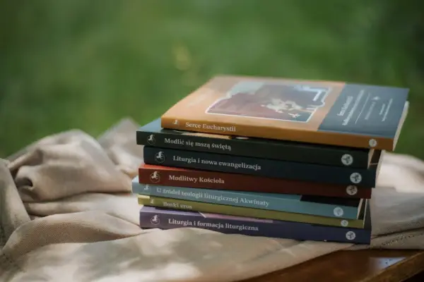 Jaka główna księga liturgiczna jest sercem każdej katolickiej mszy?