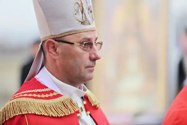 Prymas Polski - Kim jest i co naprawdę może? Poznaj rolę i zadania